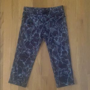 Cropped athletic leggings